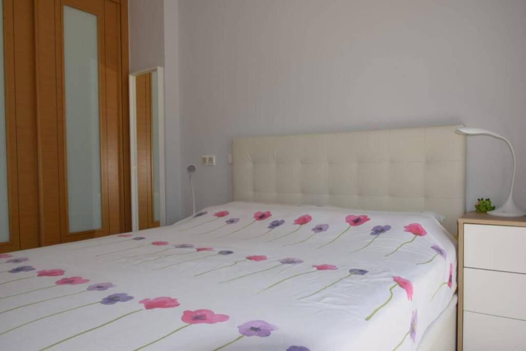 Brina, Stylish Apartment In Portimao Exterior photo